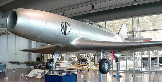 世界第二款上天的喷气式飞机，属于二战中表现一塌糊涂的意大利