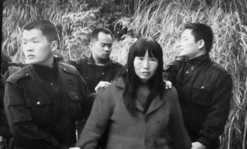 2年拐卖46个孩子，人贩子陈莲香为何这么狠，看她跟警方说了什么