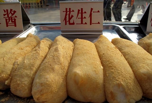 舌尖上的中国之打糕 也叫米糕，是朝鲜族传统稻米食品