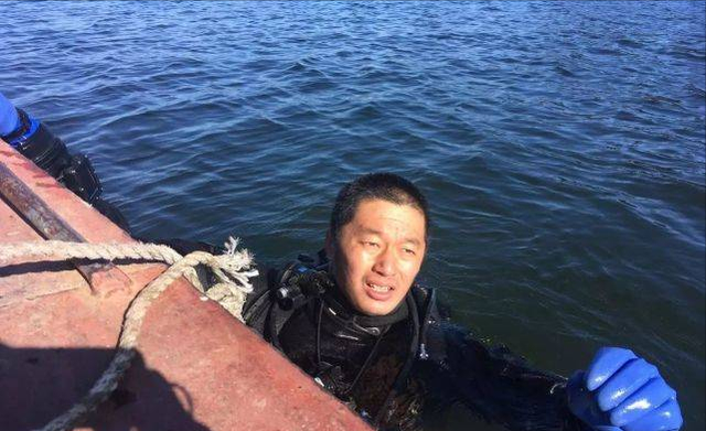 2017年，两名非法潜水员测绘水下长城，失踪12天离奇身亡疑遭电击