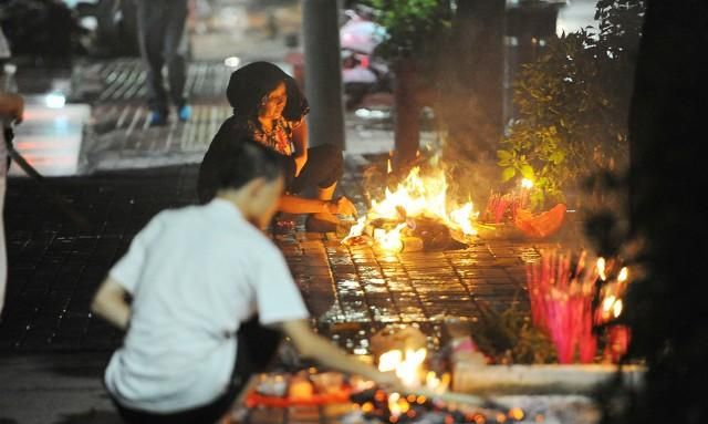 俗语：“一怕门前种三树，二怕夜猫上房，三怕坟后土堆”，为啥？