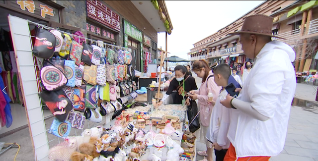 我市进入旅游旺季 各大景区宾馆饭店迎来接待高峰期