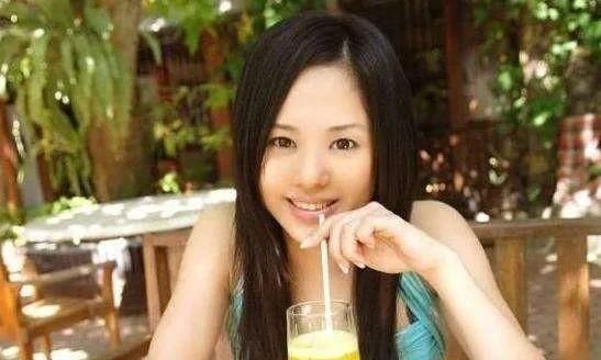 苍井空：18岁成AV女优，34岁结婚诞下双胞胎，却被嘲不配当母亲？