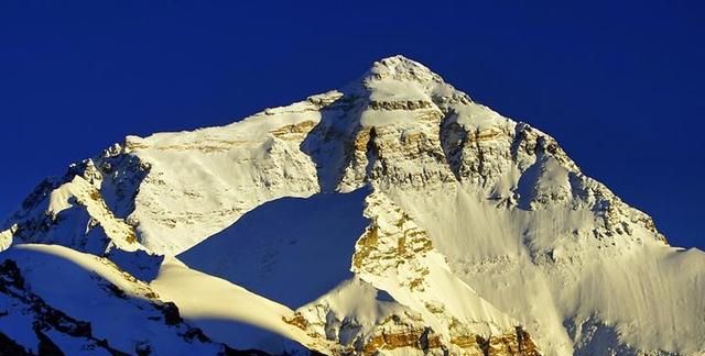 珠峰高度是8844米，为啥别国仍认为是8848米，两个数值其实都不错