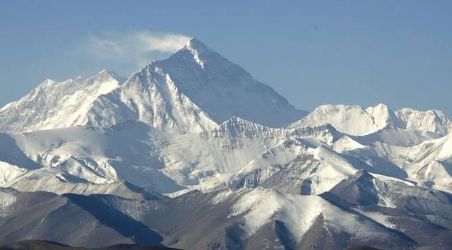 珠峰高度是8844米，为啥别国仍认为是8848米，两个数值其实都不错