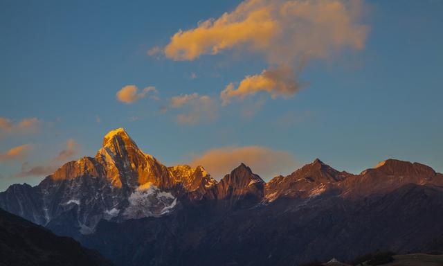 “会当凌绝顶，一览众山小”这十座大山，会让你感受到攀登的魅力