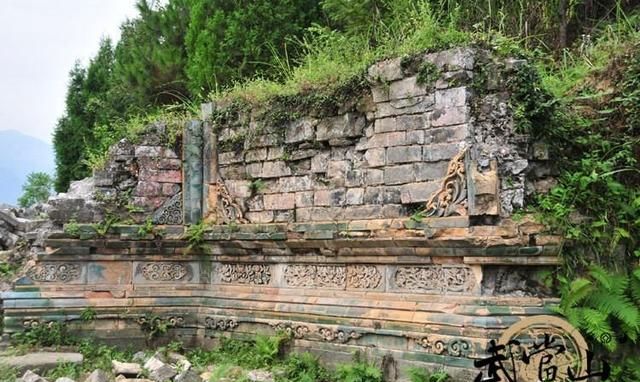 湖北武当山出土神秘骸骨，造型奇特犹如传说中的龙骨