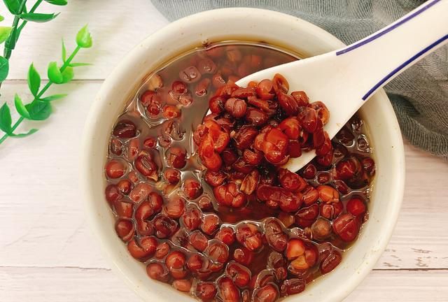 煮红豆不浸泡，不加碱，多加这一步，红豆快速开花，又软又糯