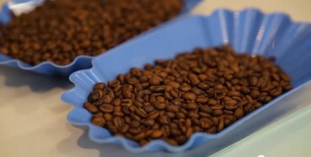 爱喝咖啡的你，知道咖啡豆是怎么烘焙的吗？快来瞧瞧→
