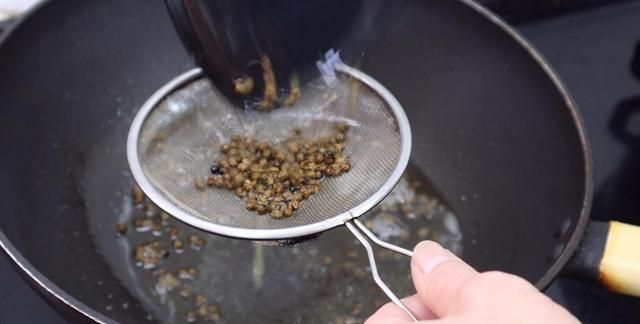 一锅比吃火锅还暖和的腐竹素菜煲，好吃下饭，孩子吃了都主动添饭