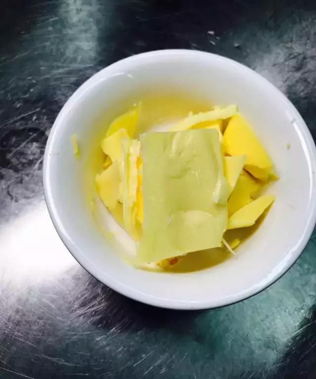 美食帮主杨柳很负责的告诉你——贴秋膘一定不能少这两样“狠”菜