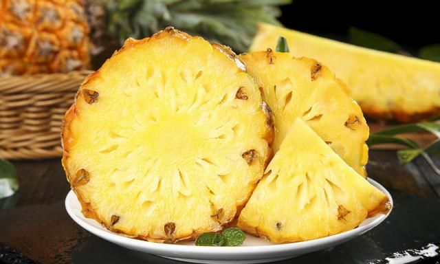 菠萝在家里怎么削皮？菠萝在冰箱里能放几天-壹健康经验