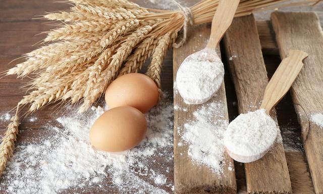 面包粉是啥？和普通面粉有啥区别？真的只能做面包吗？学会不乱用