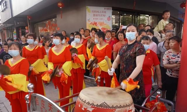 @所有人 就在梧塘西庄！涵江这条美食街中秋节正式开街！吮指美味等你来！