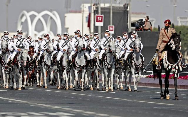 卡塔尔举行国庆阅兵式
