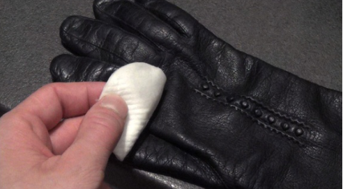 皮手套戴久脏了？教你简单方法清洗皮手套！
