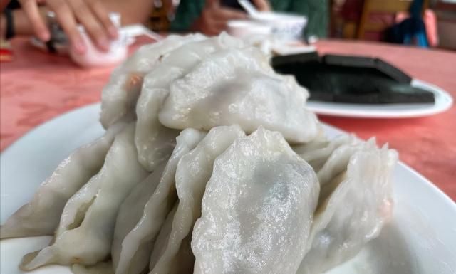广东小县城的乡村美食，23元一大盘1天卖出6000个，很多人没吃过