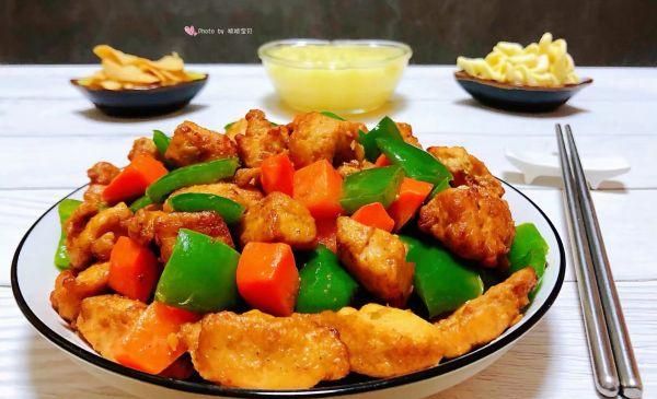 让你停不下筷子的#元宵节美食大赏#青椒胡萝卜炒鸡丁