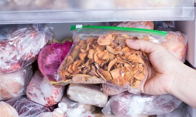 冻了1年的肉，还能吃吗？教你读懂冰箱食物的保质期，早懂早受益