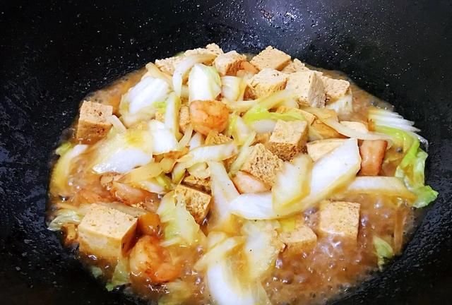 冷天，冻豆腐和它天生1对，炖出来太鲜了，做法简单，营养又美味