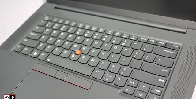 ThinkPad P1 Gen 5评测上篇：君需性能吾乃梦幻？