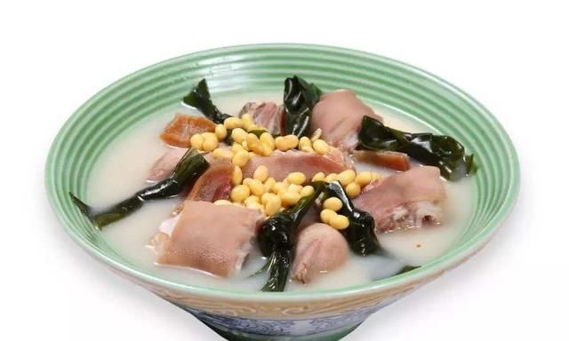 猪脚海带汤，营养丰富，美味十足，多吃对身体好