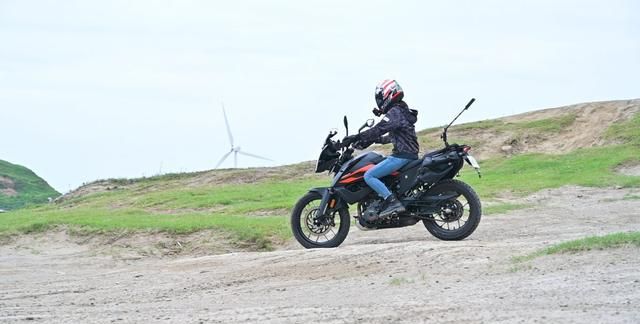 KTM 250 ADV 台媒评测：麻雀虽小五脏俱全！