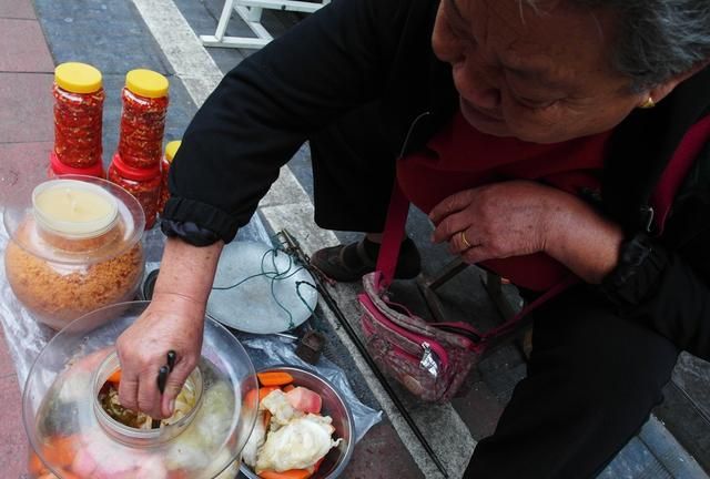 地方特色小吃：榨广椒，你吃过吗？你家做的泡菜生白花吗？