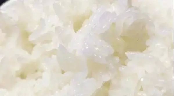 「齐齐哈尔」煮米饭不是硬了就是太软，记住这几招，煮好粒粒分明，喷香可口