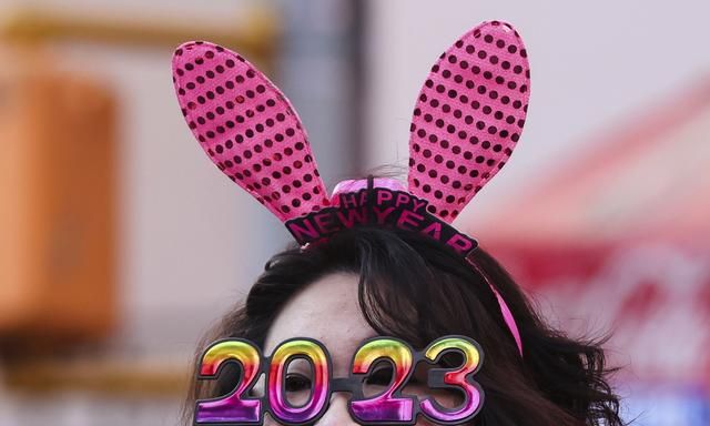 早安·世界｜你好2023！各国民众开始迎接新年