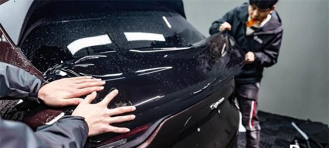 纳尔汽车贴膜：汽车贴膜后出现气泡该怎么处理？
