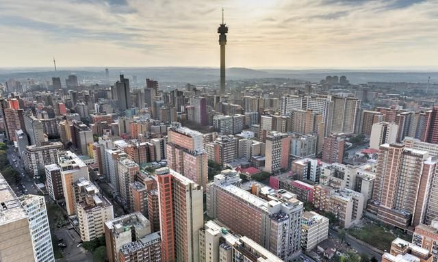 南非，世界上唯一有3个首都的国家，而且都不是南非第一大城市