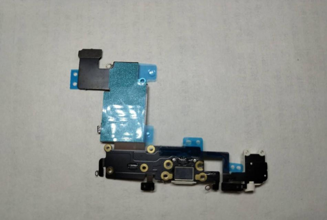 拆机何须花钱！iPhone6s Plus手机更换尾插教程