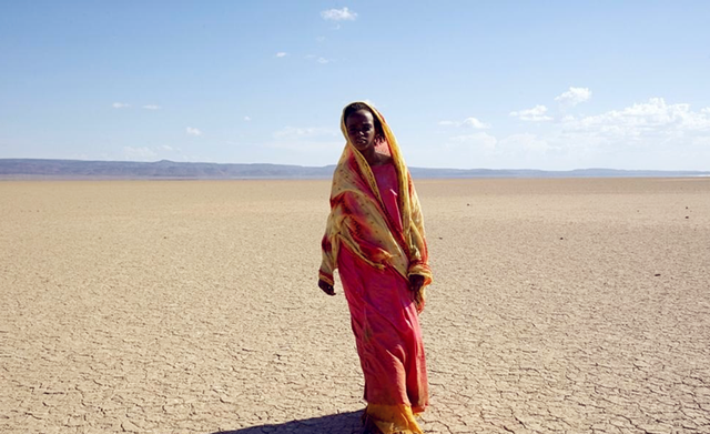 “沙漠之花”华莉丝，靠毅力走出非洲，揭开女性割礼的残酷面纱