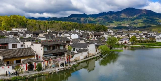 黄山宏村：《卧虎藏龙》的外景拍摄地，被誉为：中国画里乡村