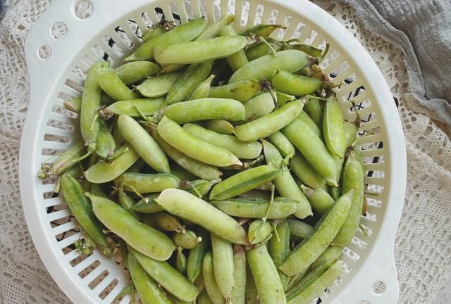 保存豌豆直接放冰箱就错了，教你一招，颜色翠绿，放一年都还新鲜