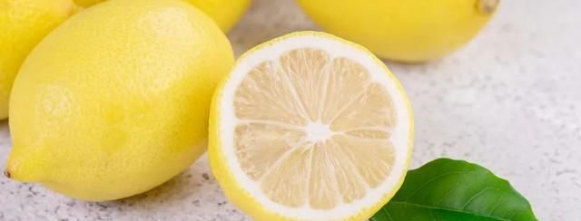比化疗效果还要强？喝柠檬水真的可以抗癌吗？