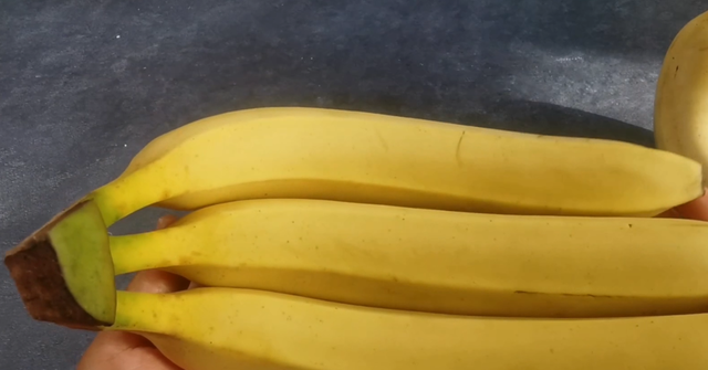 才知道香蕉保存要挂起来，非常简单，特别实用，可以保存很久