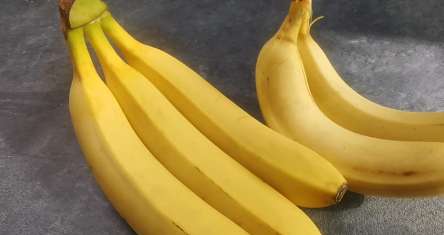 才知道香蕉保存要挂起来，非常简单，特别实用，可以保存很久