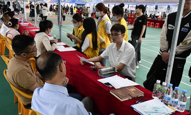 江门职业技术学院举办大型校园招聘会，148家企业现场招聘