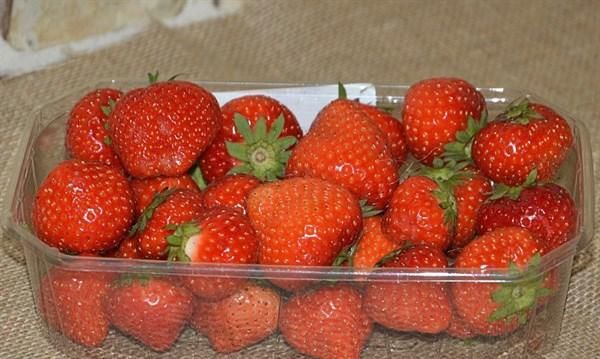 如何挑选出好吃又健康的草莓，4步教你挑选出最好的草莓