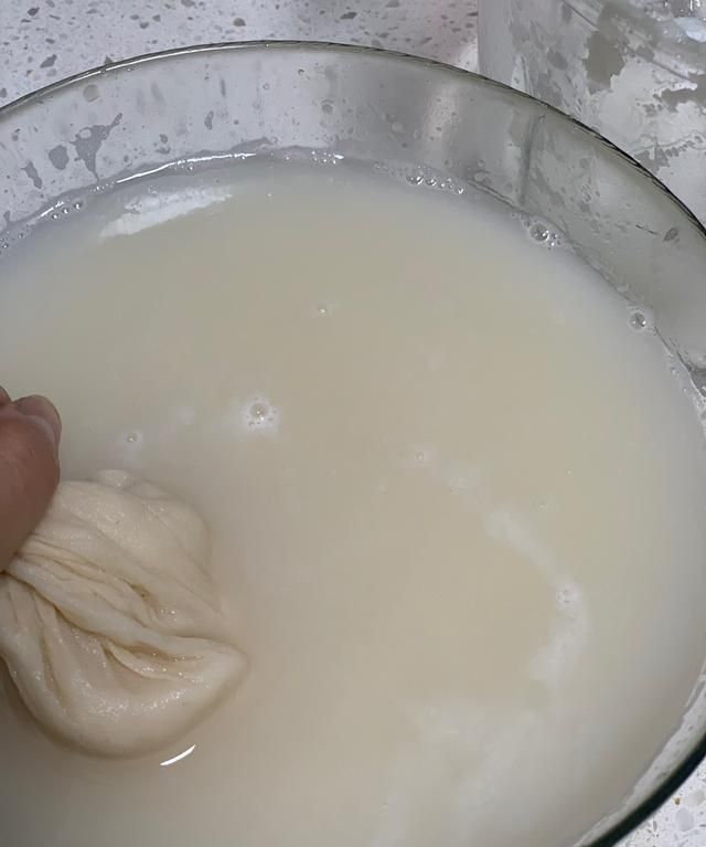 看看藕粉的制作过程，你就知道为什么不能喝速溶的了 