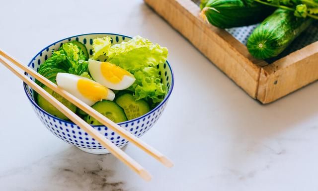 鸡蛋和牛肉，是肿瘤的“发物”？错！加速癌细胞生长或是3种食物