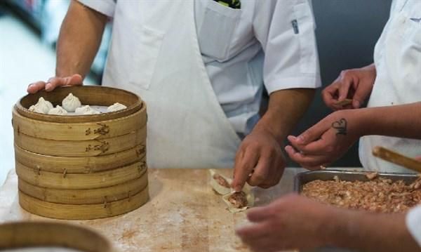 热量超高的6种早餐，煎饼果子上榜，最后一种相当于在“吃油”