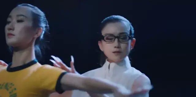 杨丽萍老师的“孔雀舞”是怎么做到《QQ炫舞》里的？