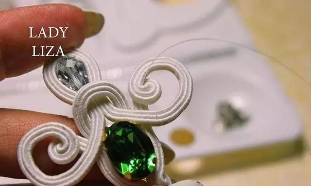 「串珠教程」”温柔之夏“水晶珍珠耳环的详细制作过程