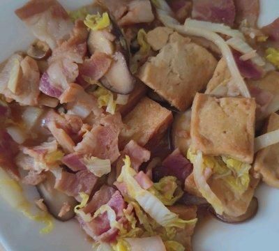 这道培根炒香菇豆腐，超级简单，绝对下饭