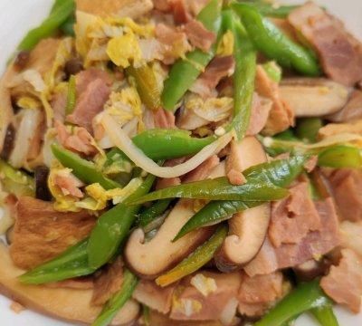 这道培根炒香菇豆腐，超级简单，绝对下饭