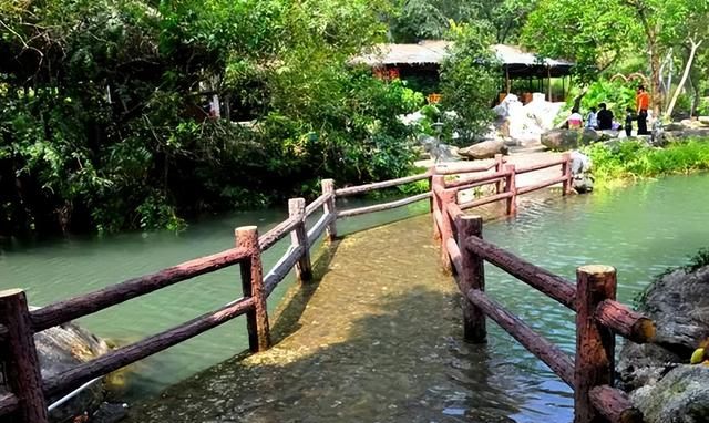 广州出发-河源2天游，野趣沟风景区，赏漫山秋枫红叶