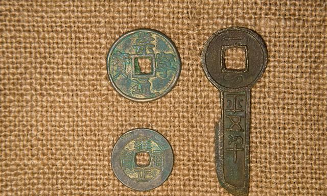 中国钱币的发展，铜钱的演变由来，最早的货币是什么你知道吗？